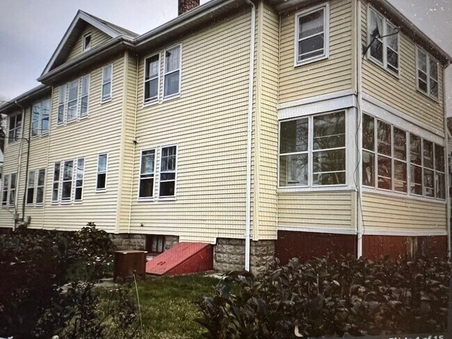 Building Photo - 146 Parsons St