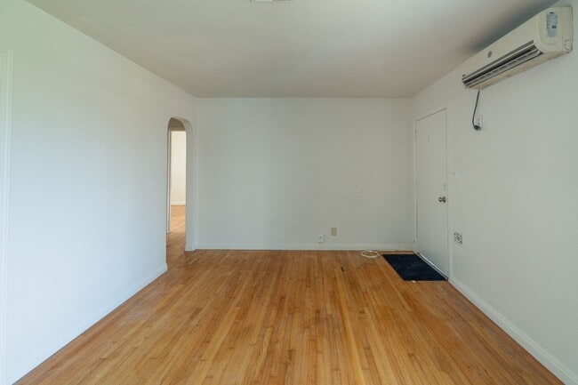 Building Photo - 4452Cogs