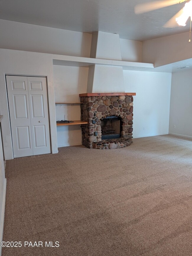 Building Photo - 7450 E Horseshoe Ln