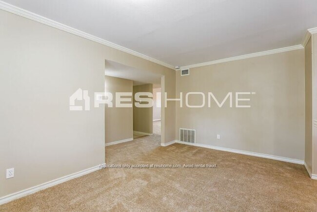Building Photo - 2917 Rolling Hills Drive