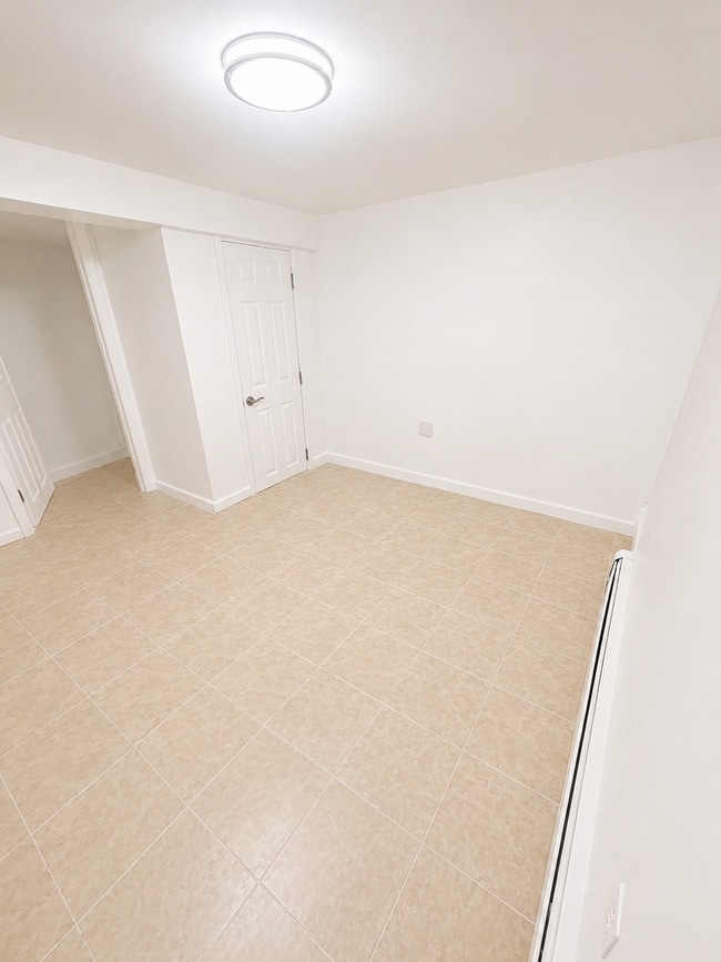 Foto del edificio - 2408 Beverley Rd