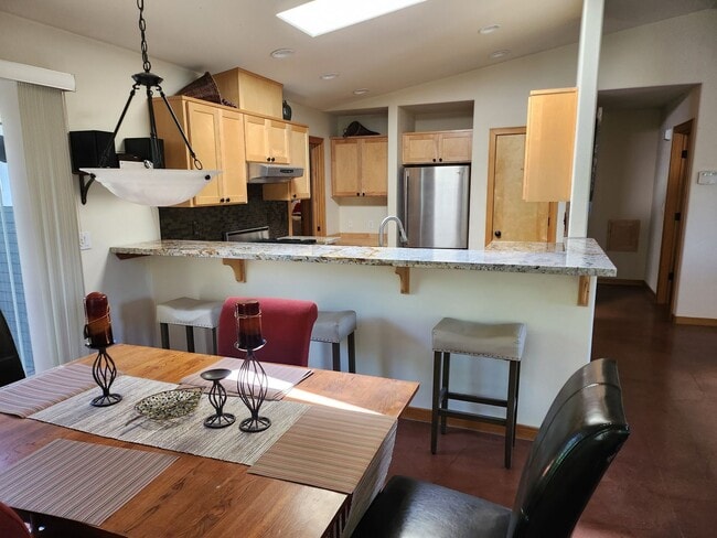 Building Photo - 2564 Monterey Pines Dr