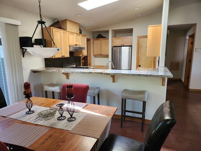 Foto del edificio - Available Now! | West Hills | Bend