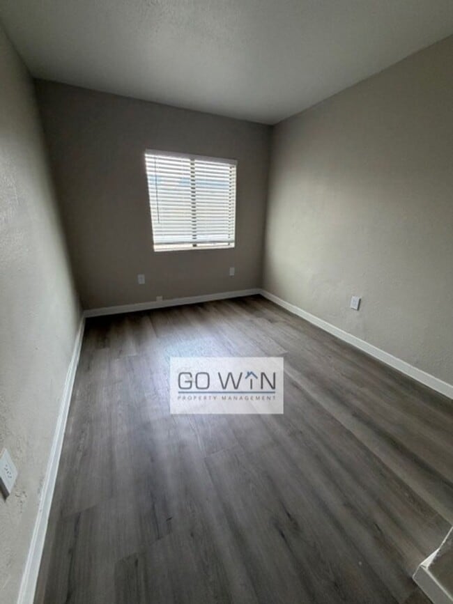 Photo - 1537 W Pierce St Apartment