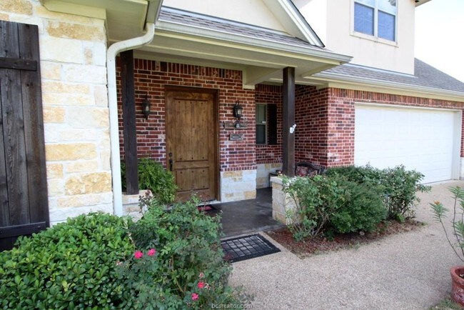 Building Photo - 2487 Newark Cir