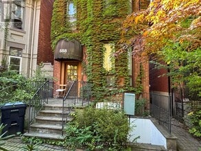 Building Photo - 588 Spadina Ave.