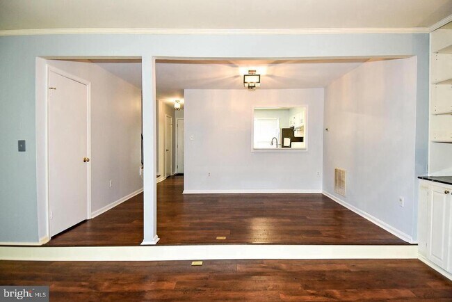 Foto del edificio - 10451 Malone Ct