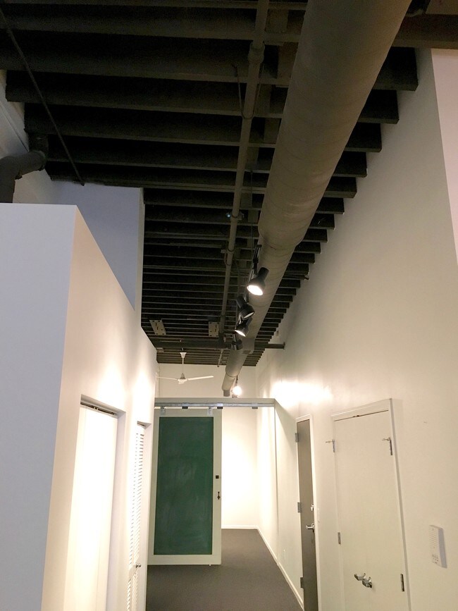Foto del edificio - Bolts & Nuts Lofts