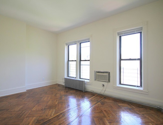 Building Photo - 309 W 138th St