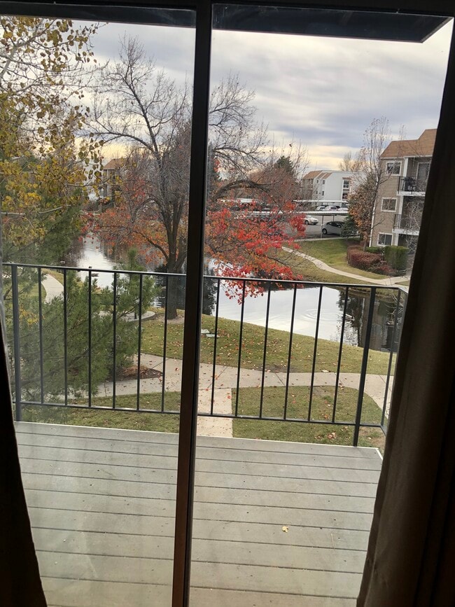 Building Photo - 1080 E Quail Park Dr