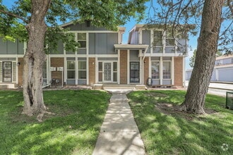 Building Photo - 145 Paris Cir