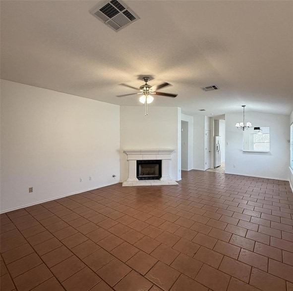 Building Photo - 700 House Creek Dr