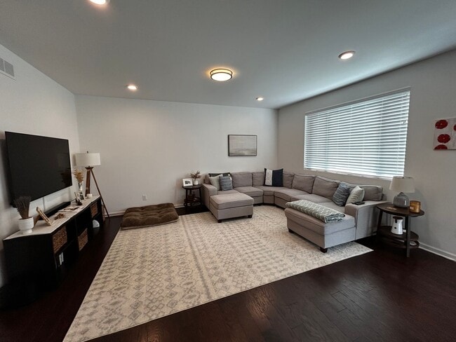 Building Photo - Beautiful 3 Bedroom Home for Rent