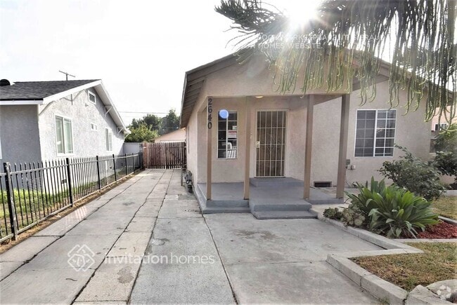 Building Photo - 2640 E 110th St
