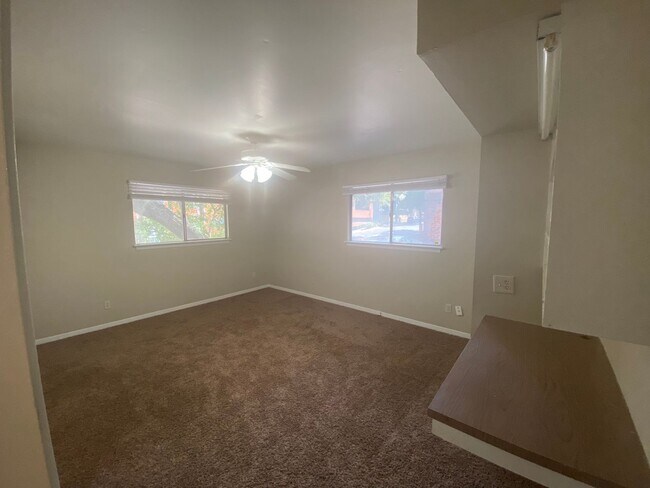 Foto del edificio - UT PRE-LEASE: West Campus 2 bed/1 bath fou...