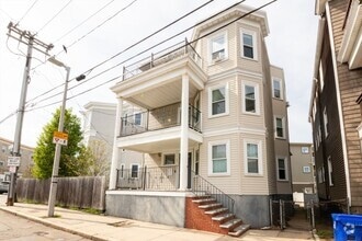 Building Photo - 32 Victory Rd