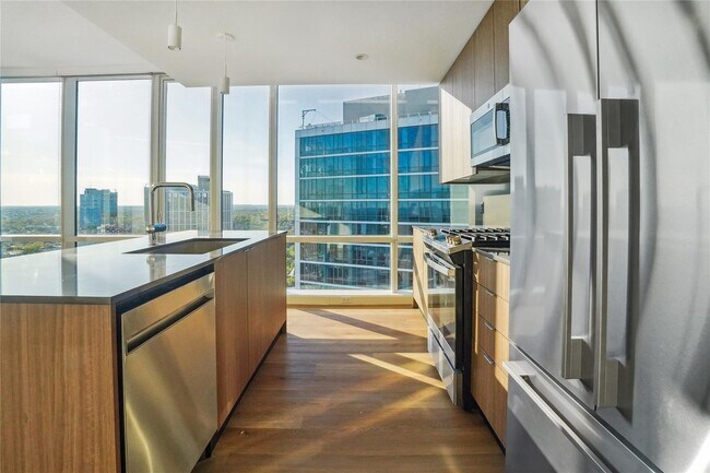 Foto del edificio - 50 Clinton Pl
