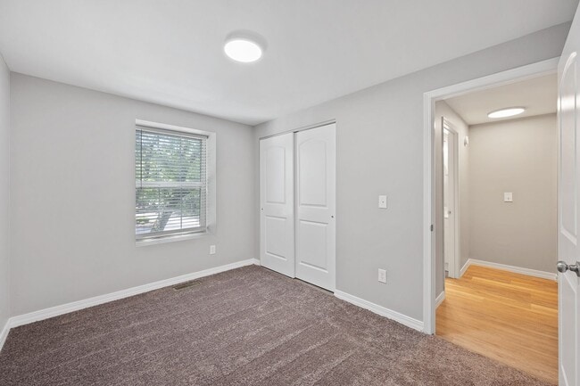 Interior Photo - 860 East