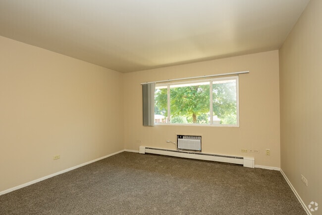 1BR, 1BA 650 SF C - Crestview Apartments Homes