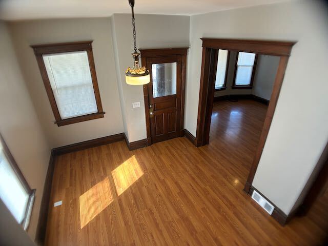 Building Photo - Large Home near Bradley University