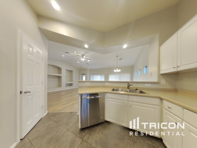 Foto del edificio - 9555 W Miami St