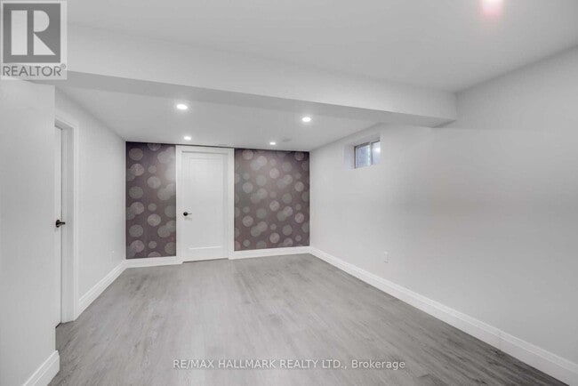 Photo du bâtiment - 901 Brimorton Dr