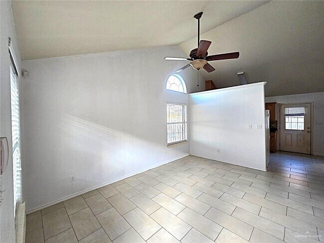 Foto del edificio - 17 West Dr