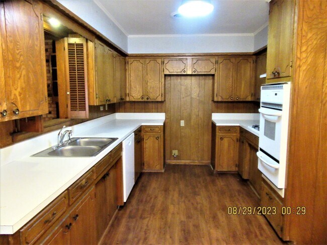 Foto del edificio - WHITESBORO TX 3/2/2 CHARMING HOME FOR LEASE!