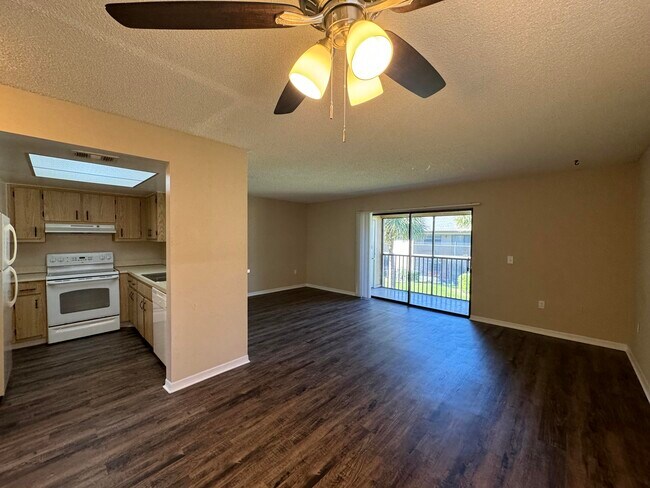 Building Photo - 1058 Mollie Ln