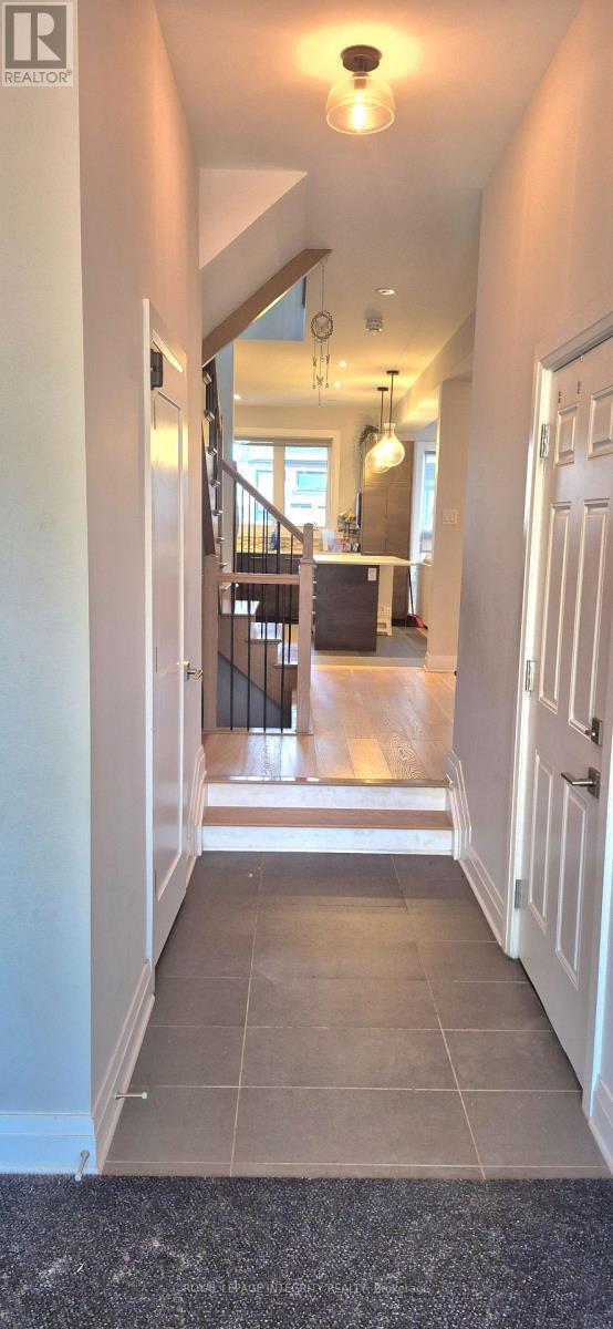 Building Photo - 341 Haliburton Hts