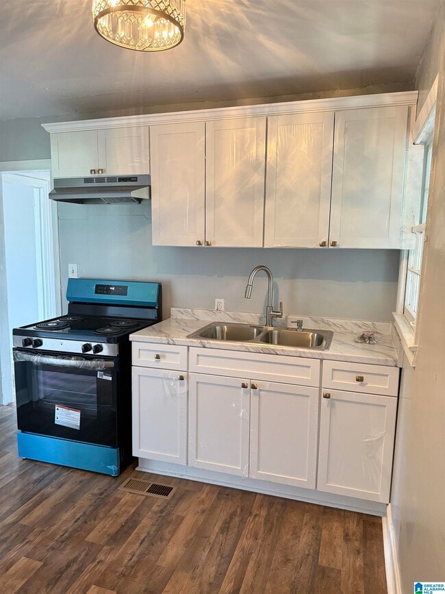 Foto del edificio - 724 Graymont Ave W