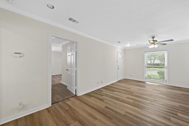 Building Photo - 1321 Casa Vale Dr