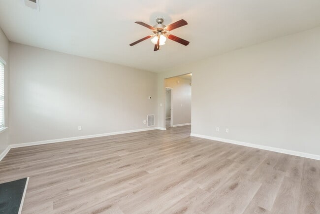Building Photo - 1471 Ewing Farm Dr