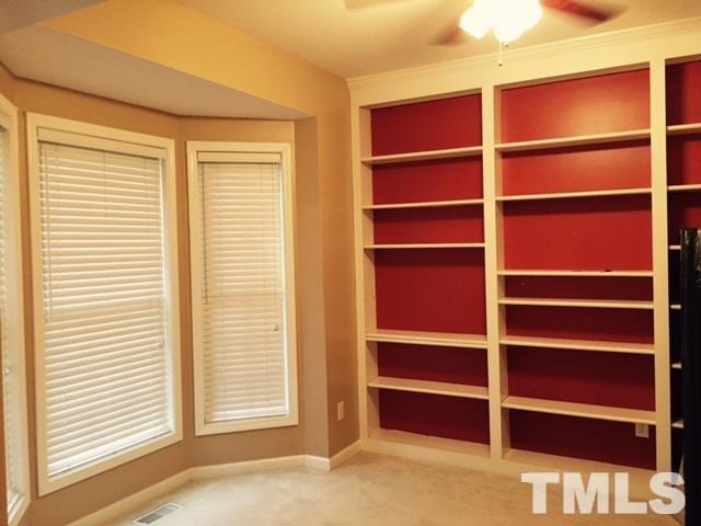 Building Photo - 122 Banyon Tree Ln