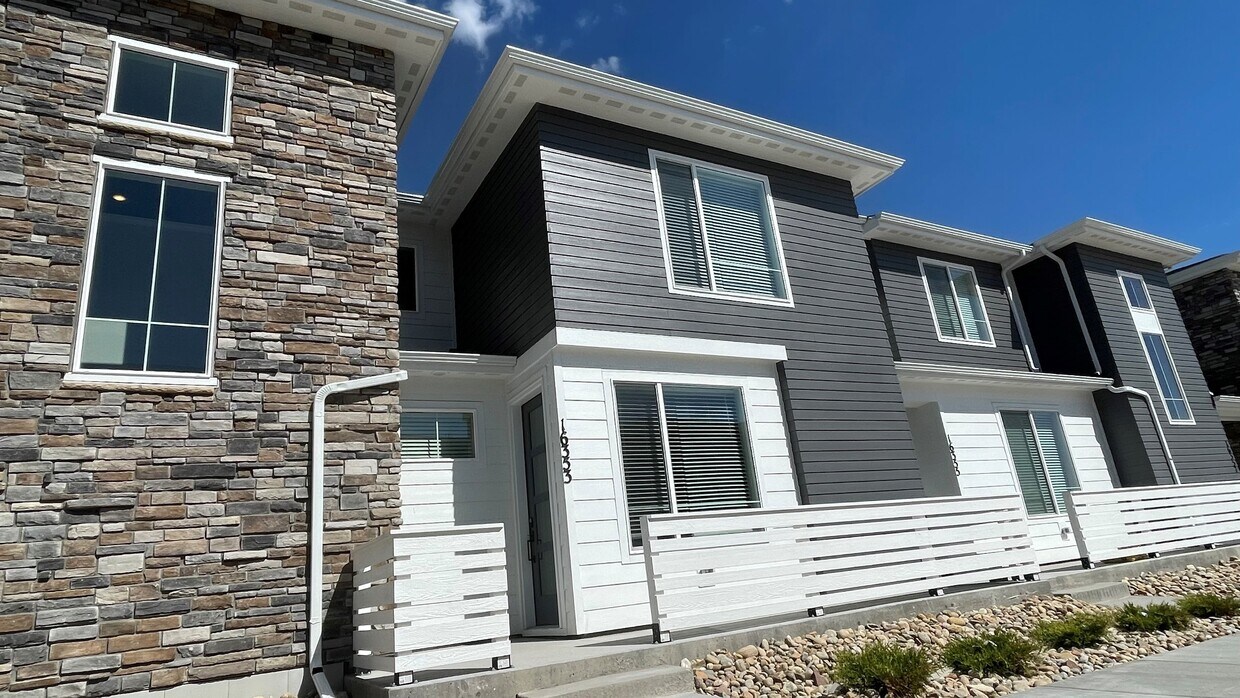 16353 Askins Loop, Parker, CO 80134 Townhome Rentals in Parker CO