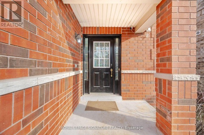 Building Photo - 3990 Skyview St