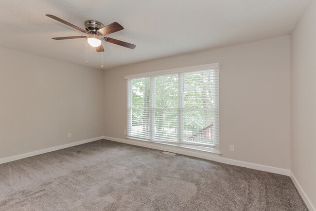 Building Photo - 7408 Kinsmore Ln