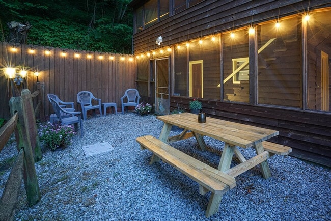 Building Photo - 90 Faulkner Rd