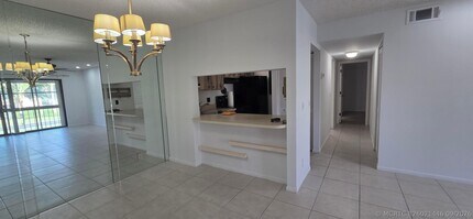 Building Photo - 618 Sea Pine Way