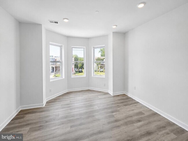 Building Photo - 4031 Park Heights Ave