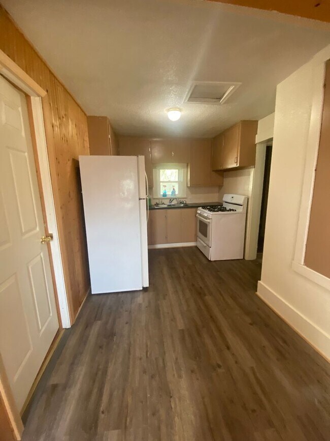 Foto del edificio - 2 BED | 1 BATH | SINGLE-LEVEL HOME | NORTH