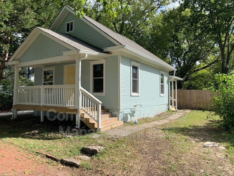 407 E 11th St, Lawrence, KS 66044 House Rental in Lawrence, KS