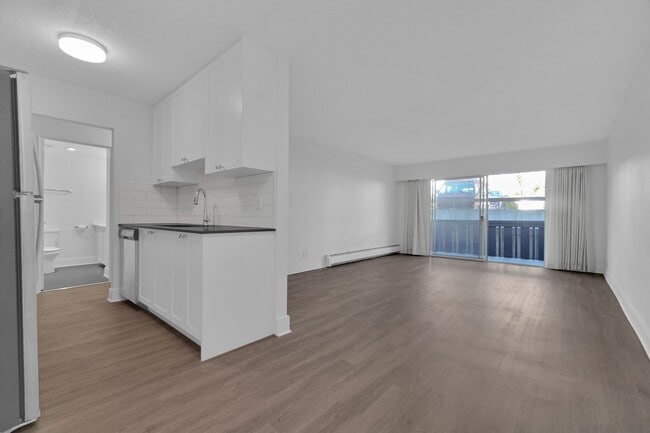 Building Photo - Olympic View Apartments