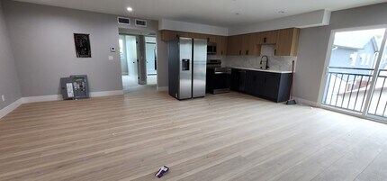 Building Photo - 5725 Klump Ave