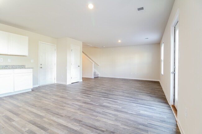 Building Photo - 200 Rawlings Hide Ln
