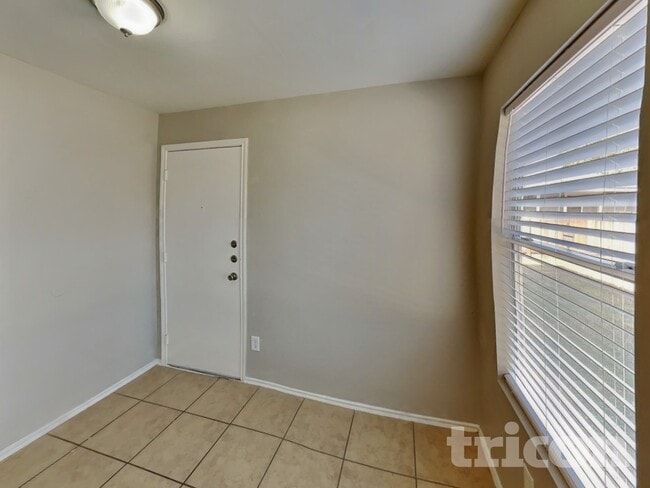 Foto del edificio - 12844 Edgewood Park Dr