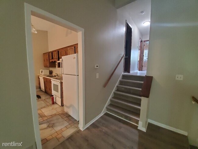 Building Photo - 4 br, 2 bath House - 1840 55th st E