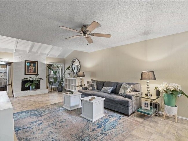 Foto del edificio - 1607 Coronado Hills Dr