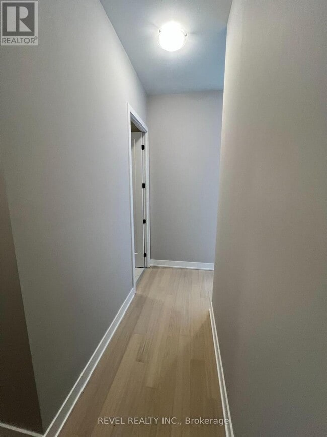 Building Photo - 2088 James St