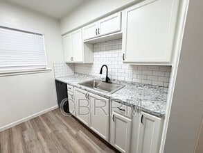 Building Photo - 401 NW 8th St